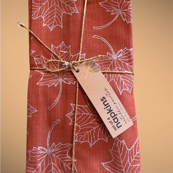 Four new falling leaves fabric napkins in a wrapped set - Picture 1 of 6